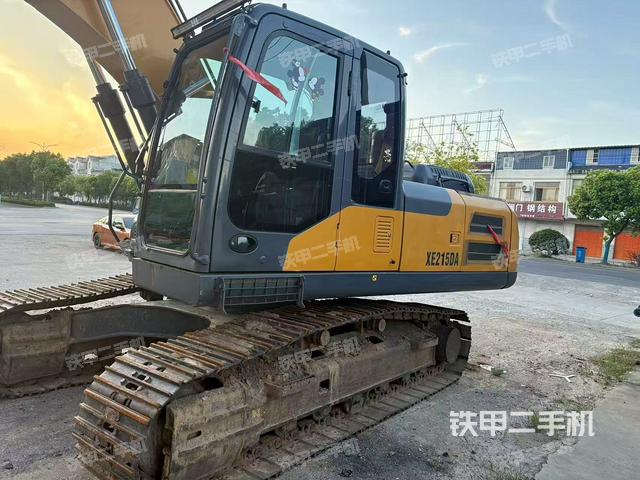 徐工XE205DA挖掘机