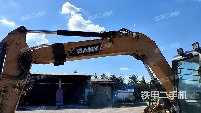 鏟斗右后整體（工作和回轉(zhuǎn)裝置）