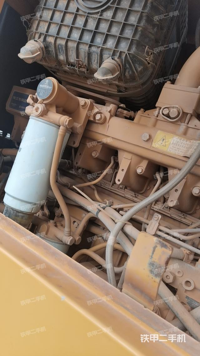 駕駛室工作臺(tái)（整機(jī)外觀及大件）