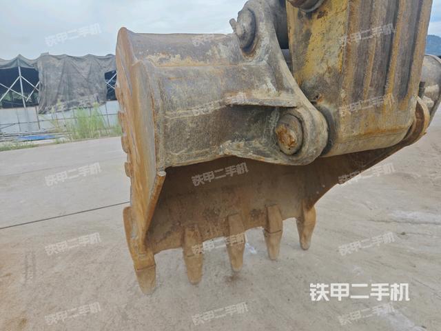 鏟斗右后整體（工作和回轉(zhuǎn)裝置）