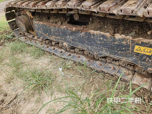 单侧履带整体(整机外观) 单侧履带整体(整机外观)