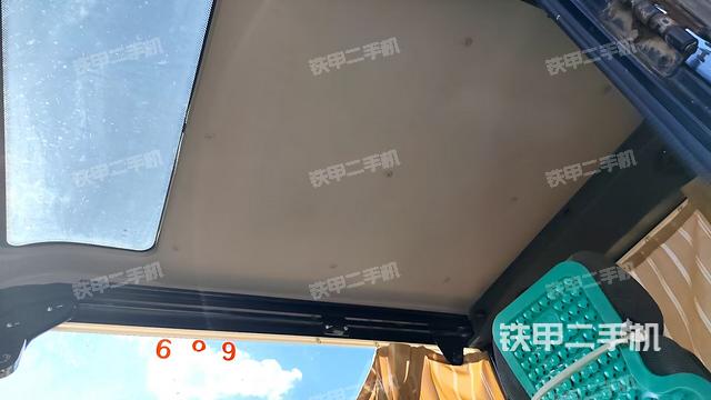 后窗玻璃角標（駕駛室部分）