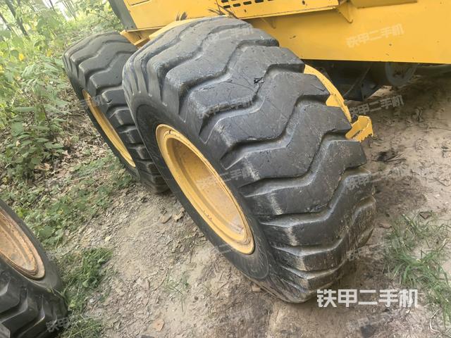 左驱动轮/左后轮（行走机构）