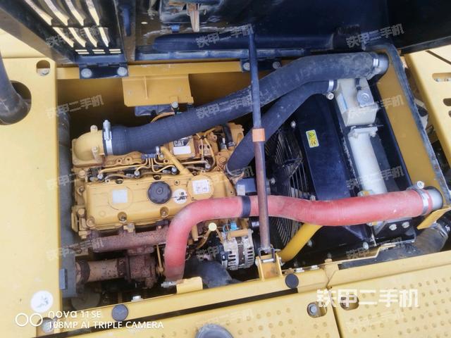 发动机室(上车部件) 发动机室(上车部件)