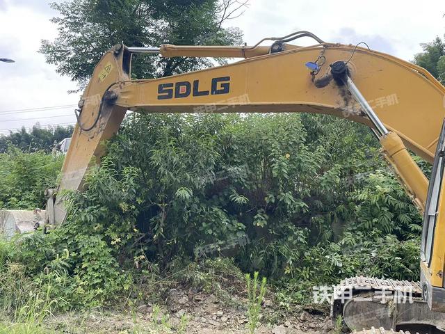 大臂整体 右侧（工作和回转装置）