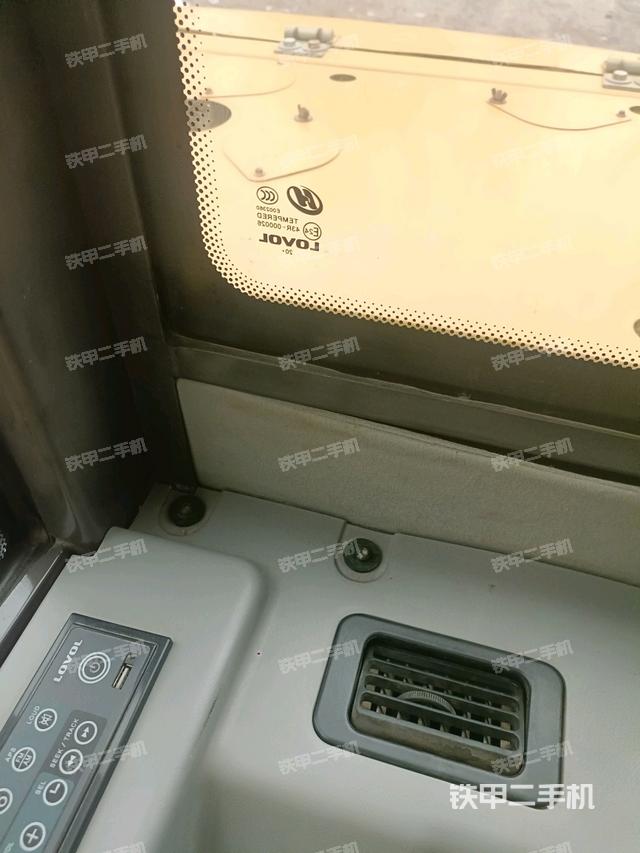 后窗玻璃角標(biāo)（駕駛室部分）