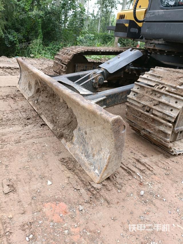 轉(zhuǎn)盤和下車架正前（工作和回轉(zhuǎn)裝置）