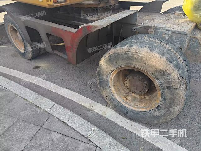 左侧履带整体 (行走机构) 左侧履带整体 (行走机构)