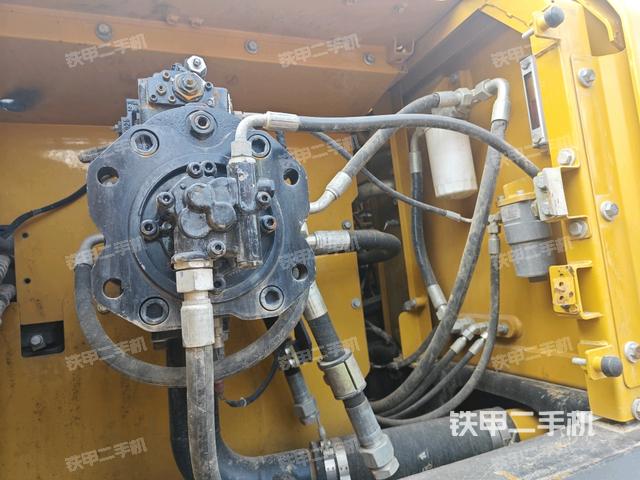 液壓泵斜45?左（大件艙室）