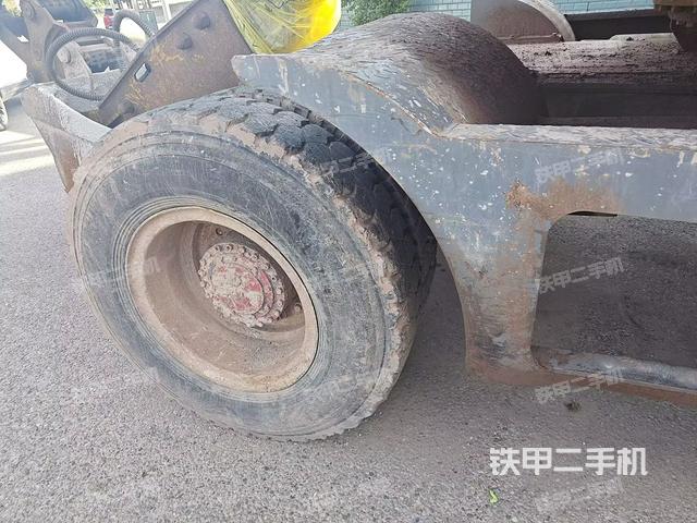 右导向轮(行走机构) 右导向轮(行走机构)