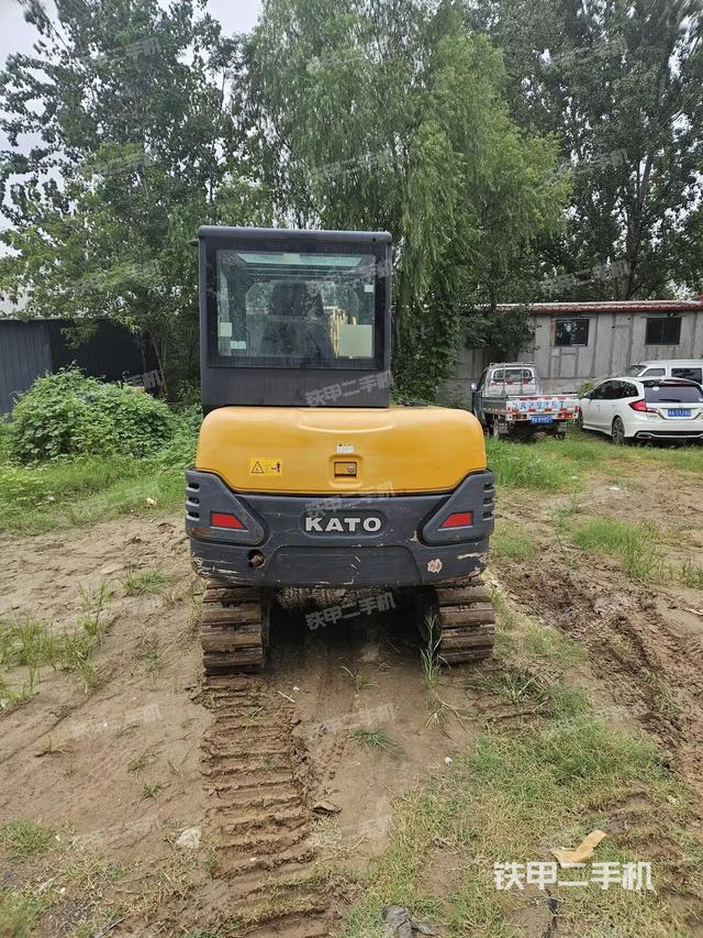 驾驶室顶部(整机外观) 驾驶室顶部(整机外观)