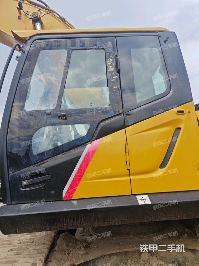 駕駛室左前45度（駕駛室部分）