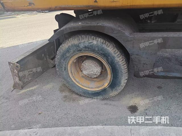 左驱动轮(行走机构) 左驱动轮(行走机构)