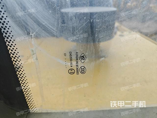 后窗玻璃角標(biāo)（駕駛室部分）