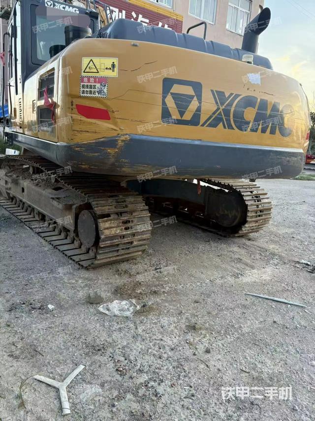 驾驶室顶部（整机外观）