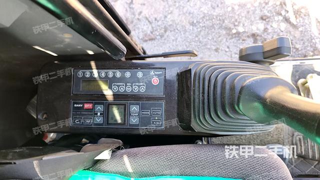 座椅左側(cè)控制臺/音響/含左手柄（駕駛室部分）