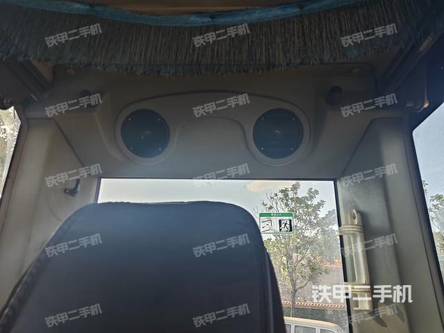 座椅后部(驾驶室部分) 座椅后部(驾驶室部分)