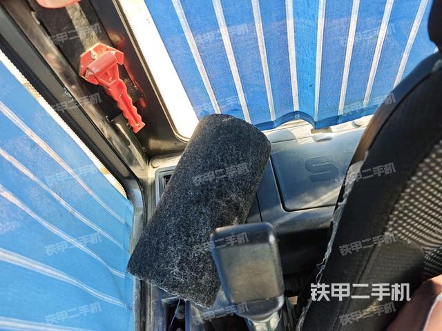 座椅后部(驾驶室部分) 座椅后部(驾驶室部分)