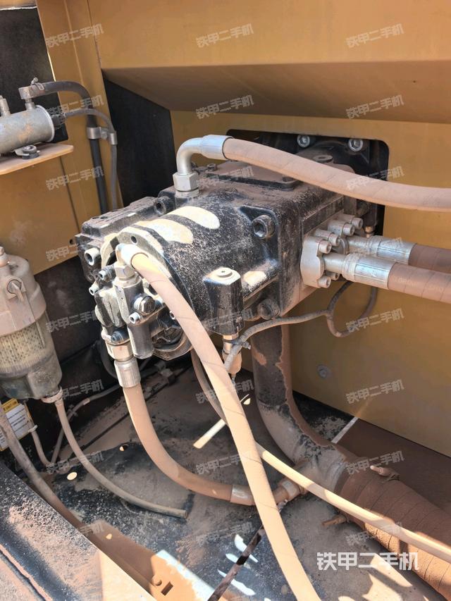 液壓泵斜45?左（大件艙室）