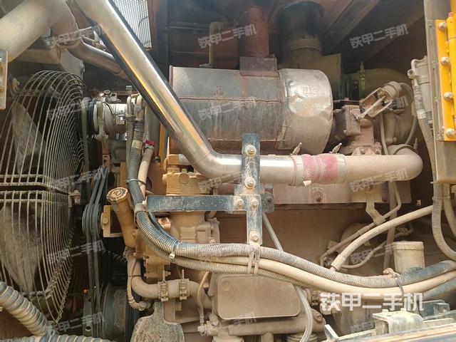 发动机右侧（整机外观及大件）