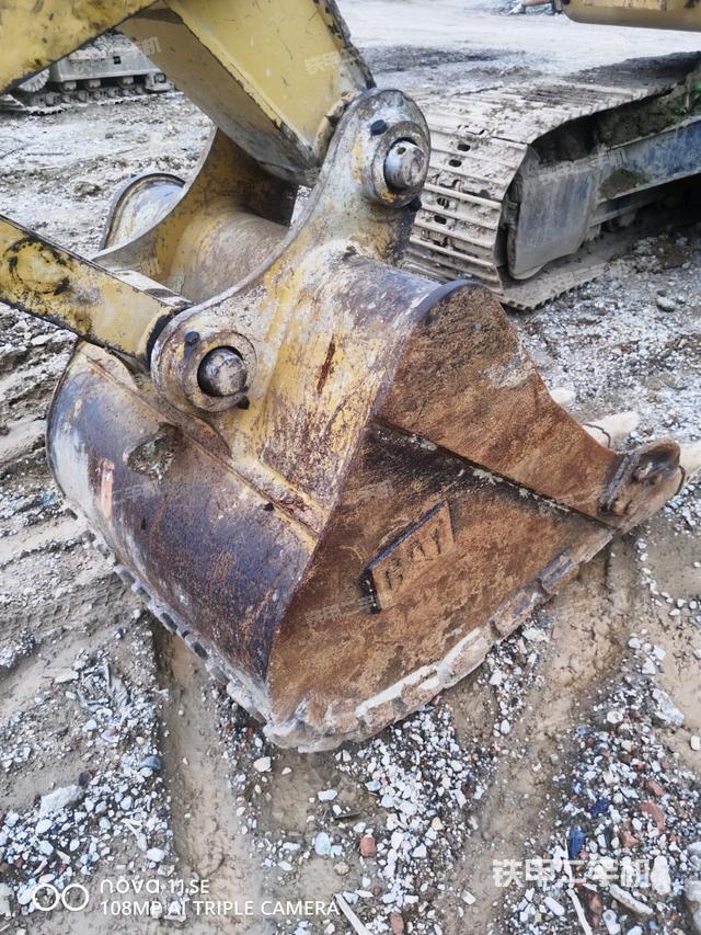 铲斗45度(工作和回转装置) 铲斗45度(工作和回转装置)