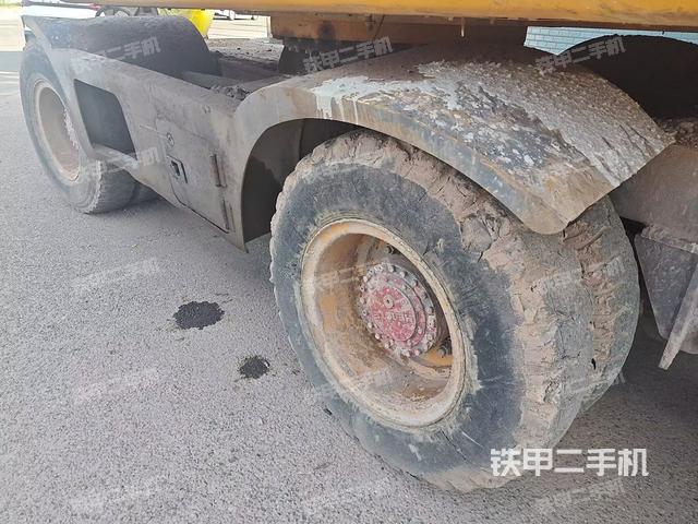 右侧履带整体(行走机构) 右侧履带整体(行走机构)