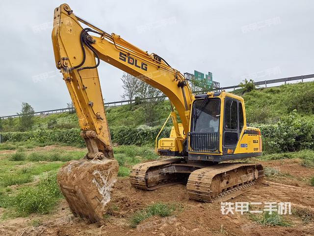 驾驶室整体（整机外观）