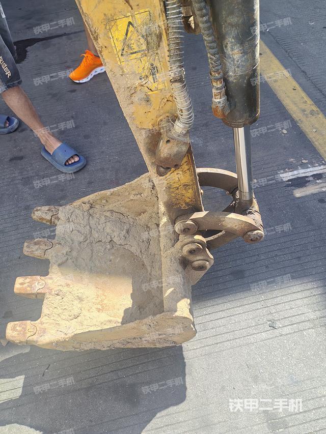 驾驶室整体(整机外观) 驾驶室整体(整机外观)