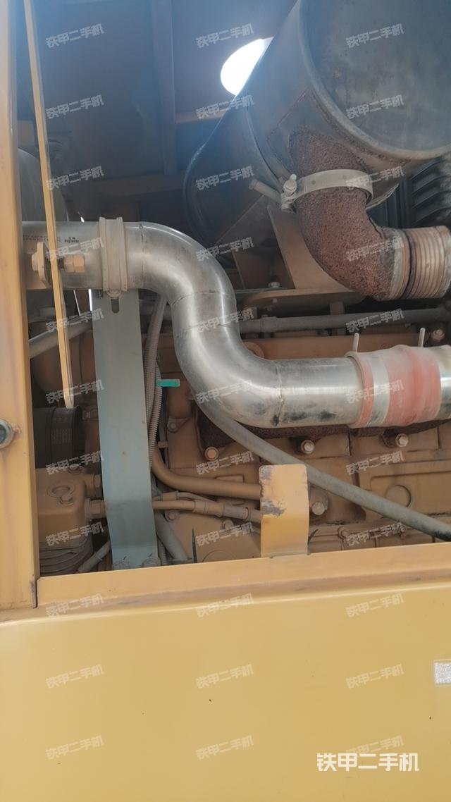 發(fā)動(dòng)機(jī)左側(cè)（整機(jī)外觀及大件）