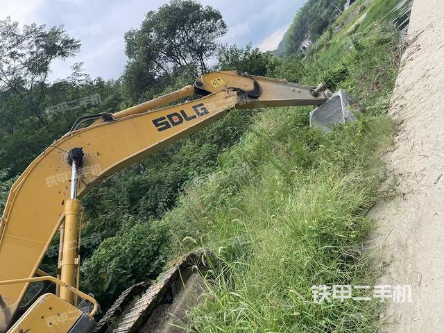 小臂整体左后（工作和回转装置）