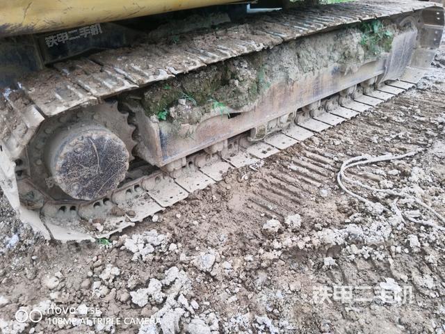 右侧履带整体(行走机构) 右侧履带整体(行走机构)