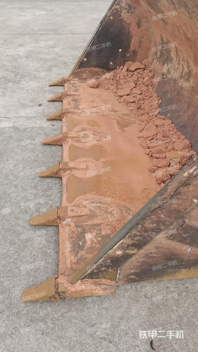 工作裝置整體（整機(jī)外觀及大件）