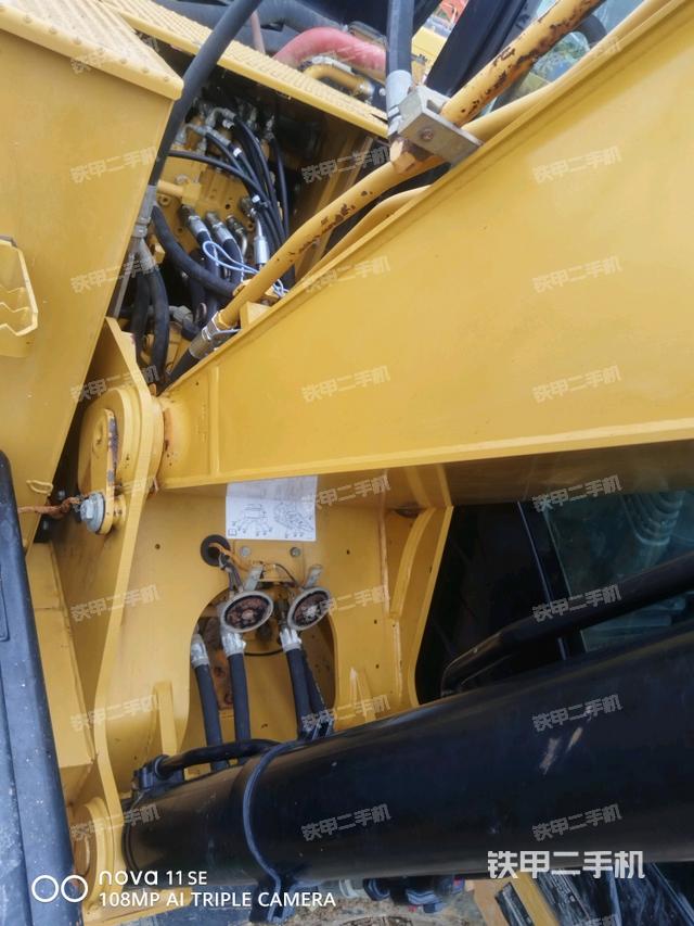 大臂根部 斜视(工作和回转装置) 大臂根部 斜视(工作和回转装置)