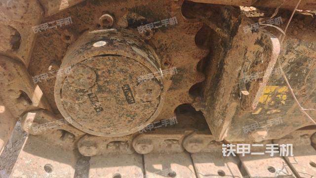 右驱动轮（行走机构）