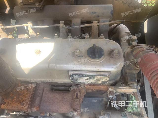 发动机右侧(整机外观及大件) 发动机右侧(整机外观及大件)