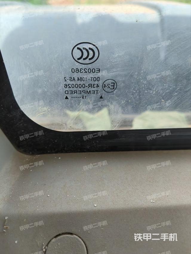 后窗玻璃角标（驾驶室部分）