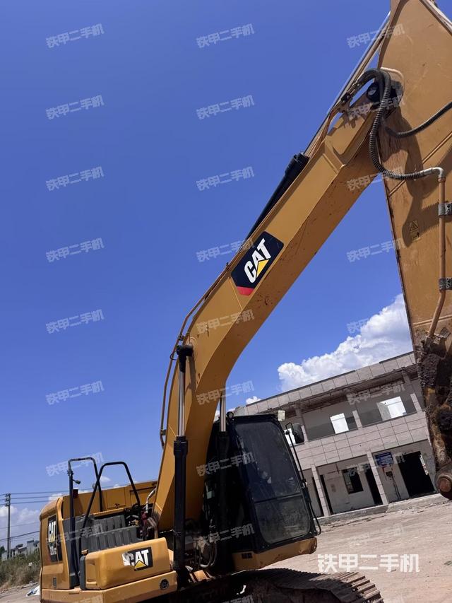 大臂整体 右侧(工作和回转装置) 大臂整体 右侧(工作和回转装置)