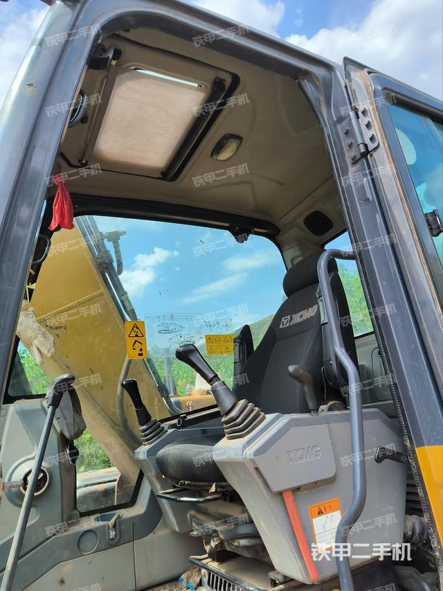 左后方玻璃角标（驾驶室部分）