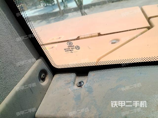 后窗玻璃角標(biāo)(駕駛室部分) 后窗玻璃角標(biāo)(駕駛室部分)