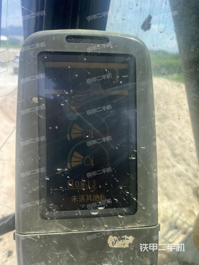 显示屏 (驾驶室部分) 显示屏 (驾驶室部分)