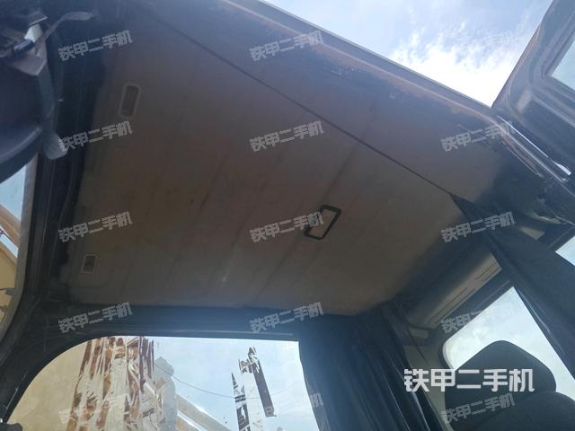 顶棚整体(驾驶室部分) 顶棚整体(驾驶室部分)