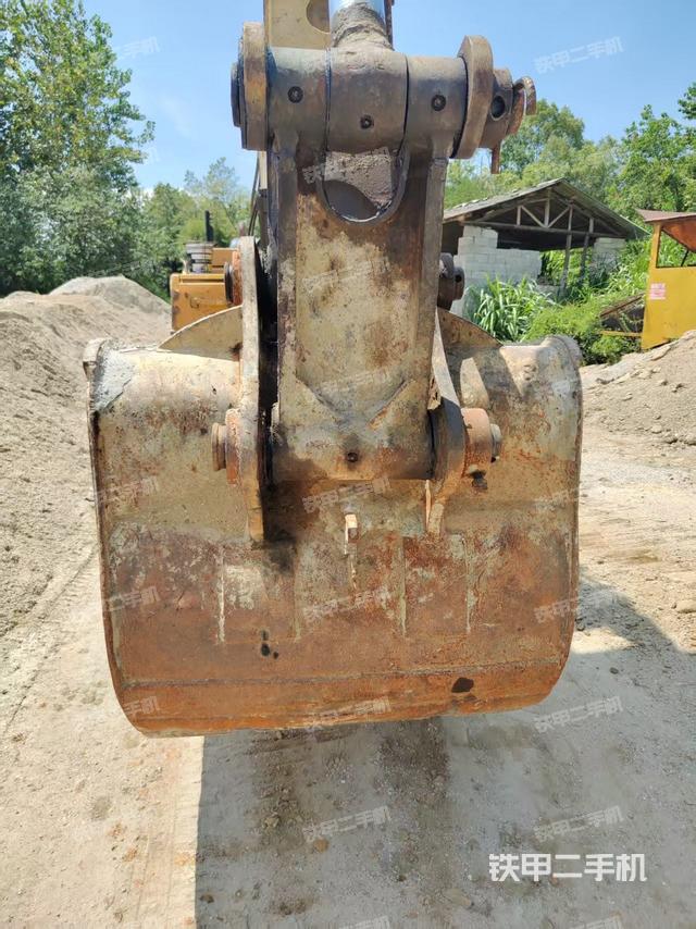 铲斗45度(工作和回转装置) 铲斗45度(工作和回转装置)