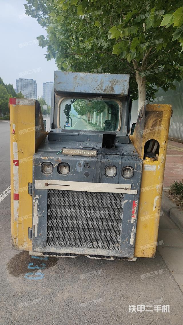 整机右后45°(设备外观及核心部件) 整机右后45°(设备外观及核心部件)