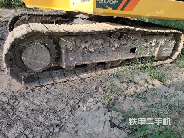 單側(cè)履帶整體（整機(jī)外觀）