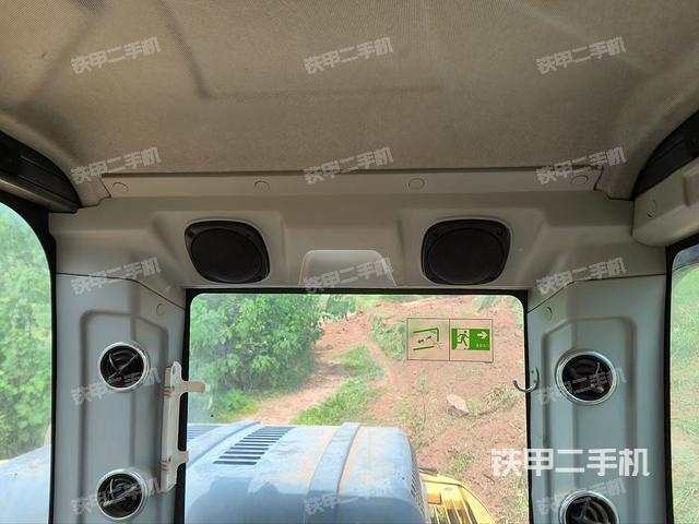 座椅后部（驾驶室部分）