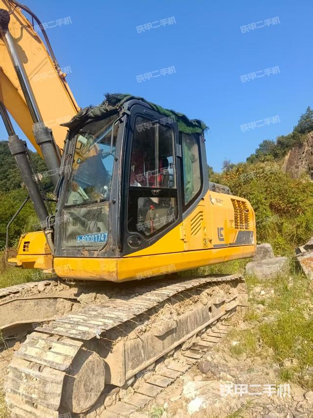 駕駛室整體（整機外觀）