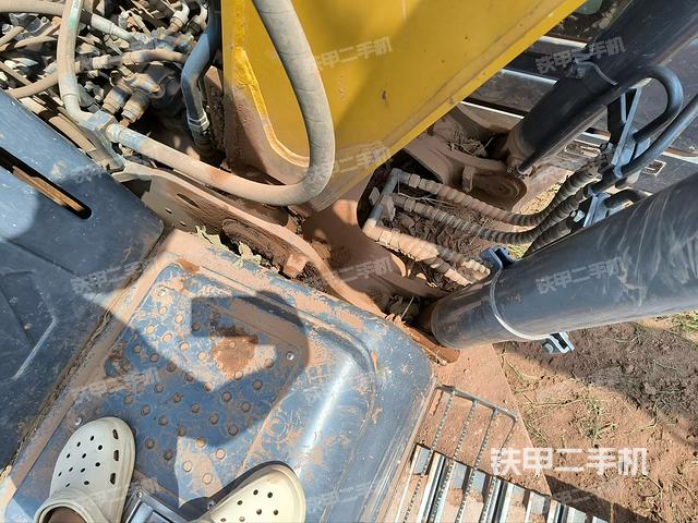 大臂根部 斜视（工作和回转装置）