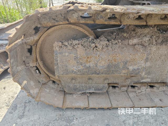 右导向轮(行走机构) 右导向轮(行走机构)