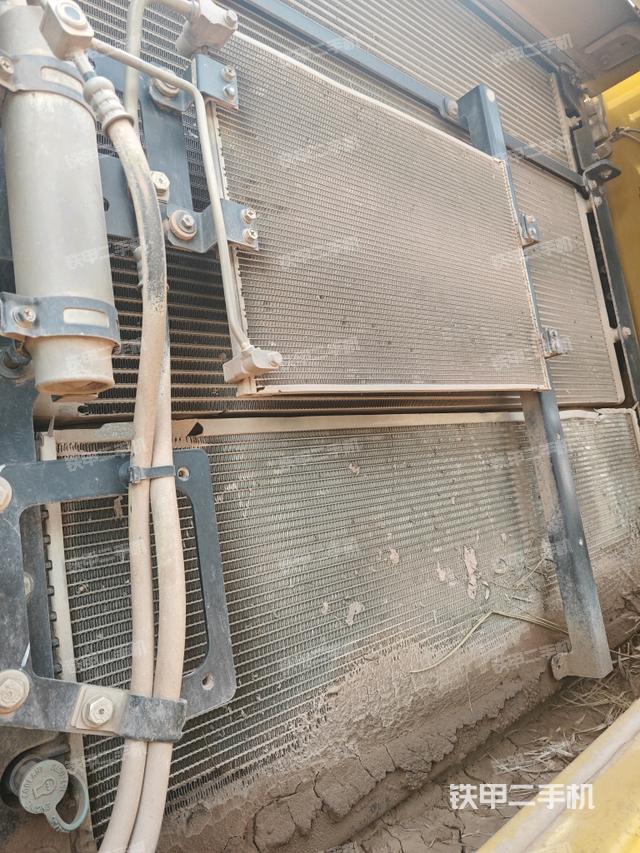 散热器正面(大件舱室) 散热器正面(大件舱室)