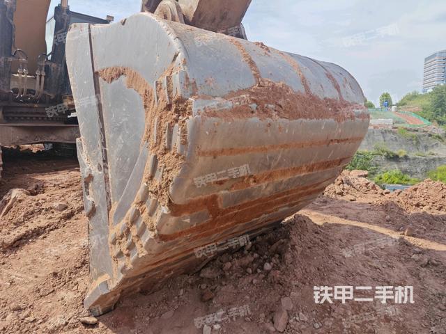 铲斗45度(工作和回转装置) 铲斗45度(工作和回转装置)